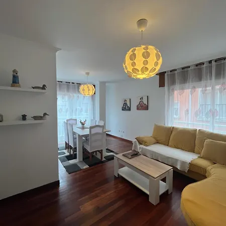 Apartament Xacobe Grove, 120 Metros Totalmente Equipado, Luminoso, Centrico Y Con Plaza De Garaje O Grove